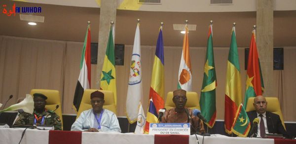 Idriss Deby : "la lutte contre le terrorisme n'est pas seulement une affaire militaire"