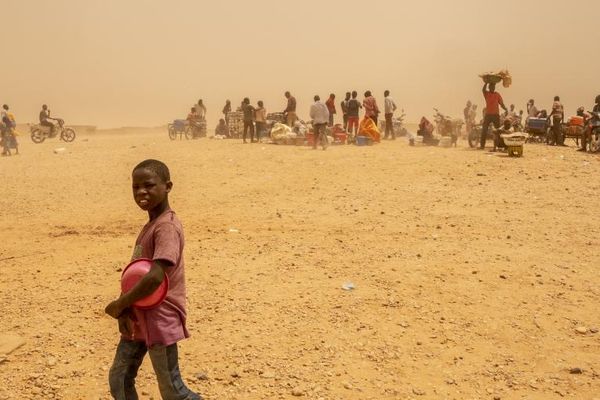Un centre de transit pour migrants expulsés d’Algérie vers leur pays, Agadez, Niger, mai 2018. © UNICEF/UN0209663/Gilbertson 