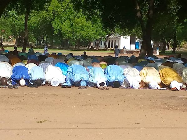 Tchad : grande prière de l'Aïd El-Fitr à la place de l'indépendance de Laï