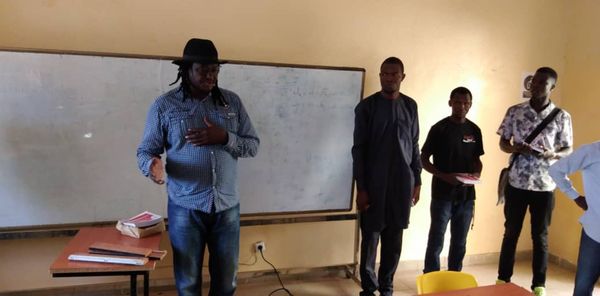 Tchad : l'artiste Abdoulaye Nderguet à Mongo pour une tournée de sensibilisation