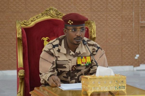 Tchad : Mahamat Idriss Deby donne des instructions au personnel de la Présidence