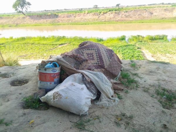 Tchad : une mère de trois enfants a pour demeure les bords du fleuve Chari