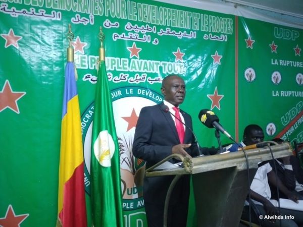 Tchad : "le futur est totalement incertain voire menaçant", estime l'opposant Max Kemkoye