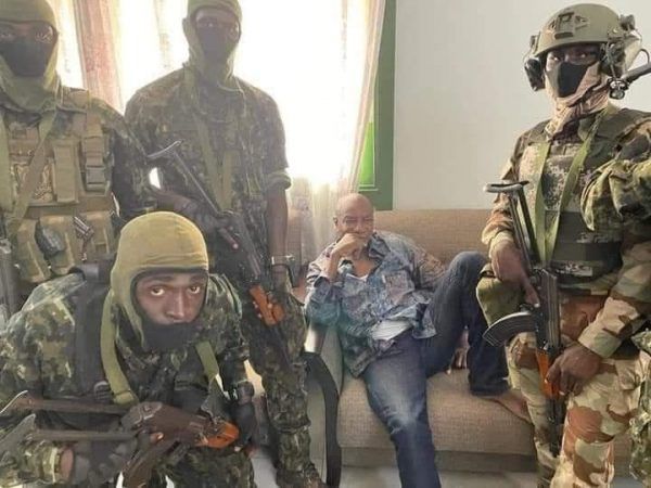 Alpha Condé "demeurera en Guinée et au lieu de choix du CNRD", affirme la junte