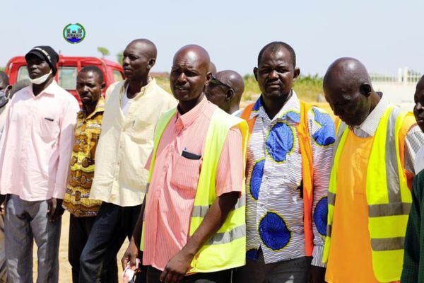 رئيس البلدية يسجل زيارة إلى مقبرة توكرا لتفقد أوضاع العاملين فيها