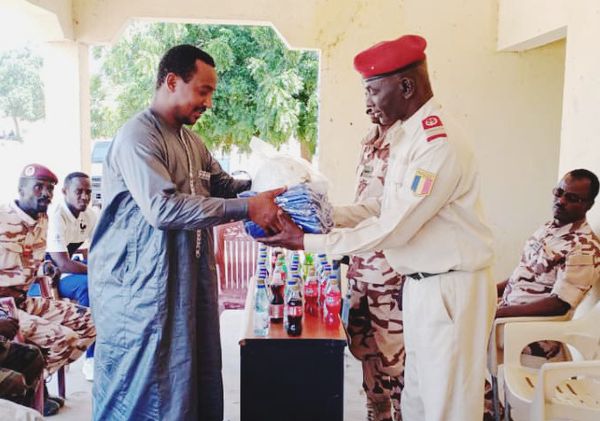 Tchad : des équipements sportifs remis aux forces de défense de la zone nº10 d’Am-Timan