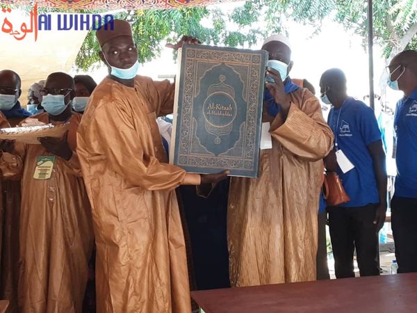 Tchad : la Bible traduite en arabe local dédicacée à Bitkine