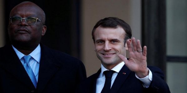Burkina Faso : le président français condamne le coup d'État