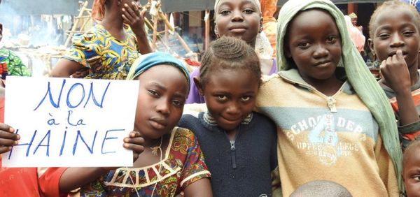 En République centrafricaine, un groupe de jeunes militent contre la haine et la discrimination fondée sur l'appartenance eth