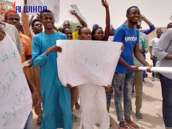 Tchad : des étudiants manifestent à Mao pour leur bus de transport