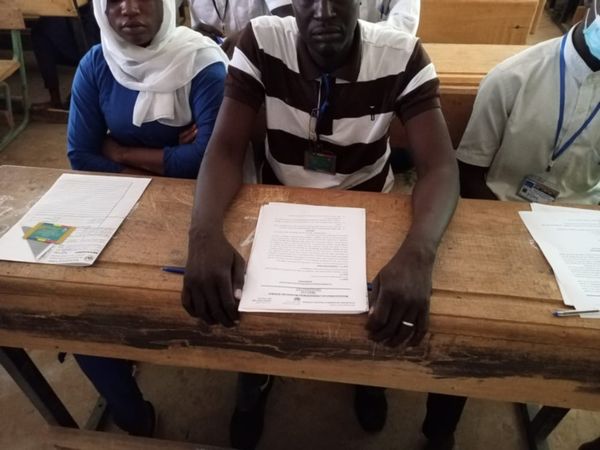 Des candidats dans une salle d'examen de Goz Beïda le 20 juin 2022. © Béchir Ahmat Boukhari/Alwihda Info