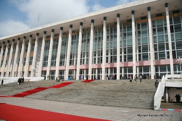Palais du peuple, le parlement à Kinshasa, 2007.