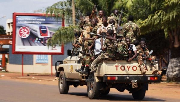 Soldats de la Seleka en patrouille à Bangui, Centrafrique, le 5 décembre 2013. REUTERS/Emmanuel Braun
