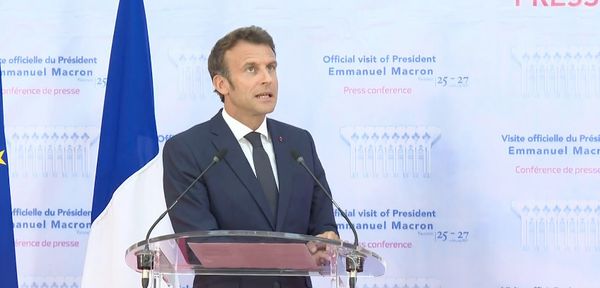 Macron : "la Russie a complété son offre diplomatique par l'intervention de Wagner"