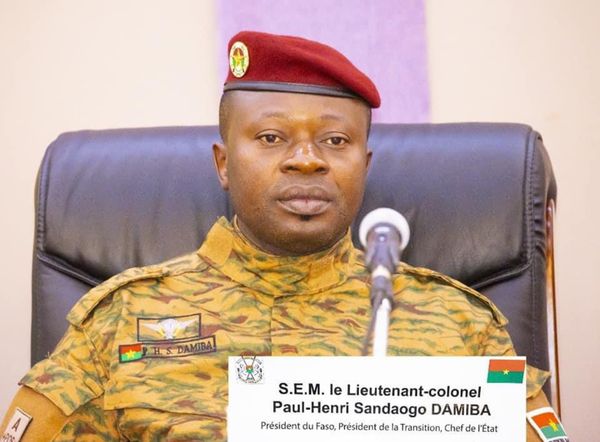 Coopération Burkina Faso-Mali : le président du Faso en visite à Bamako