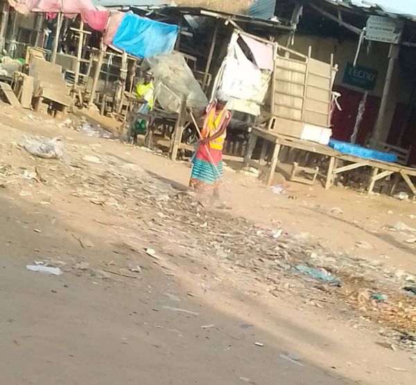 Tchad : les agents de nettoyage municipaux travaillent au péril de leur santé