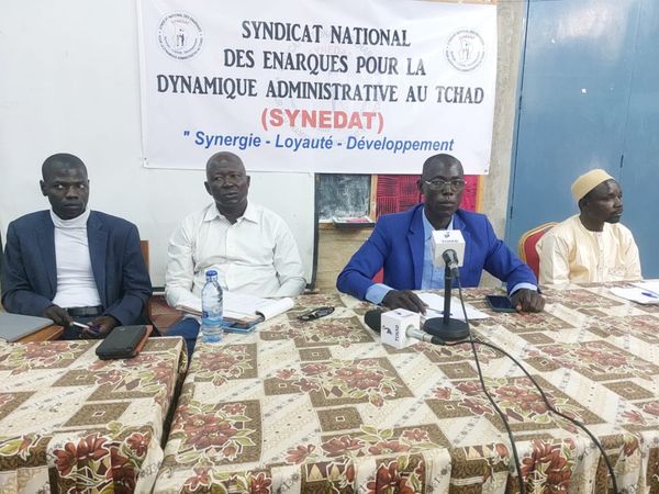 Tchad : les énarques ne veulent plus être “des serviteurs des analphabètes, des semi-lettrés’’