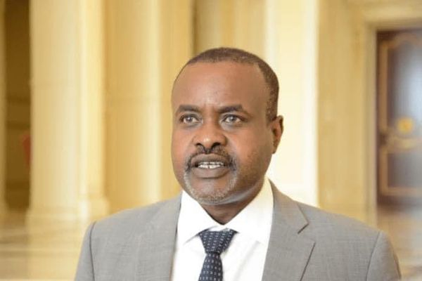 Pr. Choua Ouchemi intègre l’Académie nationale de chirurgie en France