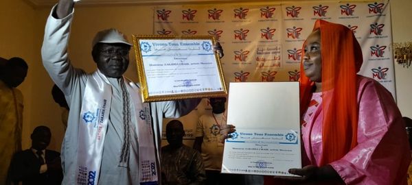 Tchad : "vivons tous ensemble" décore l’artiste Zakaria Chaïb ("Empereur") pour ses œuvres