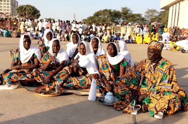 Les danses traditionnelles de la province de Hadjer Lamis : une richesse culturelle cosmopolite