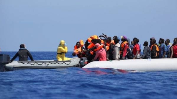 Opération de secours de migrants africains au large de la Sicile, Italie. Photo: OIM / Malavolta