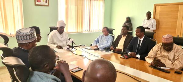 Transport aérien coûteux, inconfortable : le ministre tchadien de l’aviation civile menace