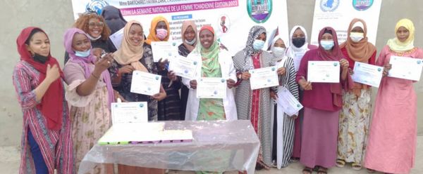 UNA-CHAD forme des jeunes femmes à la fabrication de savon pour favoriser l'autonomisation financière