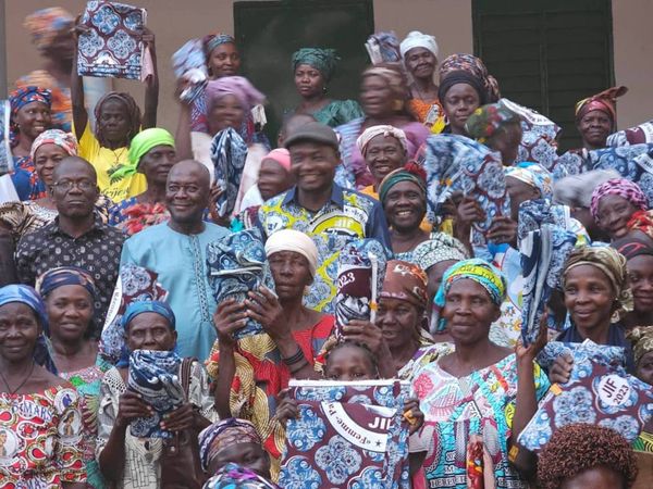 Tchad : remise de pagnes et appel à l'implication des femmes dans la lutte contre la violence à Koumra