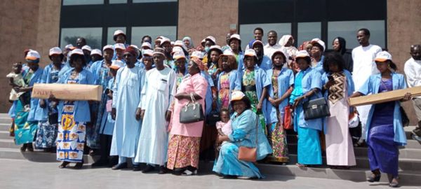 N'Djaména : L'ONAPE forme les filles-mères en technique de tricotage mécanique