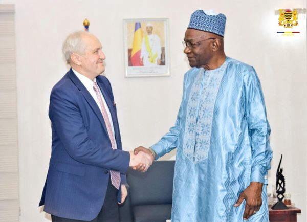Tchad : le premier ministre et l'ambassadeur russe discutent de la coopération bilatérale. © Prirmature