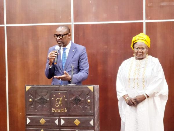 Mali : Neldikingar Madjimta Kalzeubé devient doyenne des ambassadeurs