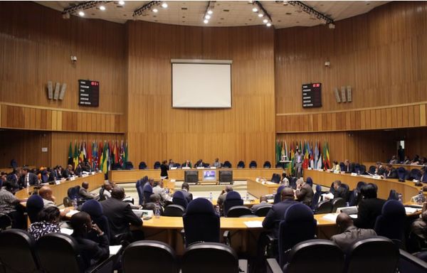 Union africaine : un ultimatum de 15 jours lancé aux militaires nigériens