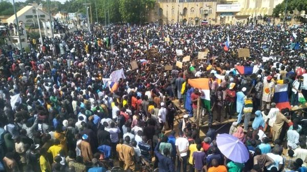 Des manifestants ce 30 juillet 2023 à Niamey. © Twitter/Général Tchiani