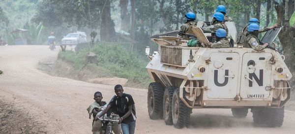 Des soldats de la paix patrouillent à Butembo, dans le Nord-Kivu, en République démocratique du Congo, pour assurer la sécuri