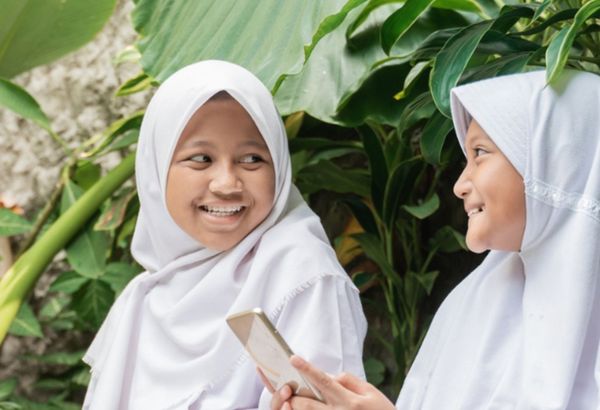 Indice mondial de générosité : l’Indonésie conserve sa 1ère place et l'Ukraine se hisse au 2ème rang