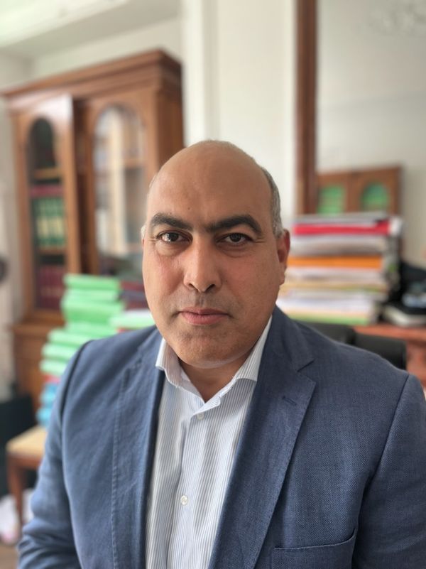 Refus de délivrance de titre de séjour « salarié » avec OQTF et IRTF : Le tribunal annule l’arrêté du préfet et confirme les principes de l’accord franco-algérien