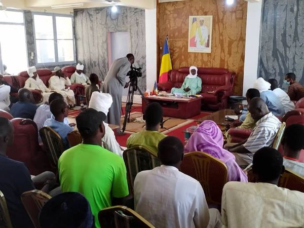 Tchad : le gouverneur du Batha lance un dialogue avec la jeunesse pour un avenir paisible