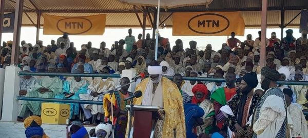 Cameroun : le nouveau Lamido de Maroua effectue sa première sortie sur scène depuis son intronisation