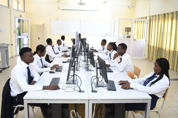 Burkina Faso : la BAD soutient la formation d’ingénieurs de conception à l’ISGE