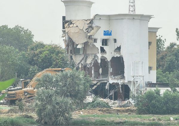 Démolition du siège du PSF à N'Djamena. © N'Djamena Actu