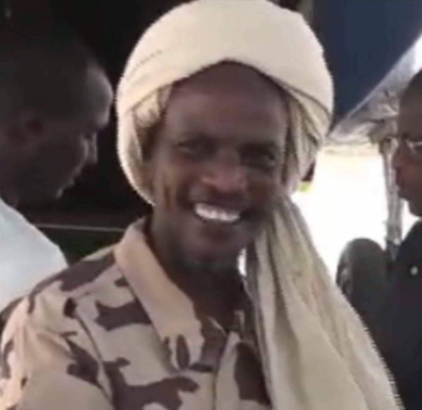 Tchad : le gouverneur du Logone occidental décerne une lettre de félicitation à un commissaire de Police