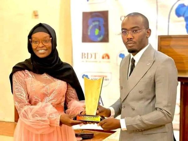 Tchad : meilleure camerawoman de l'année, Nene Fatime Brahim honorée pour son talent. © DR
