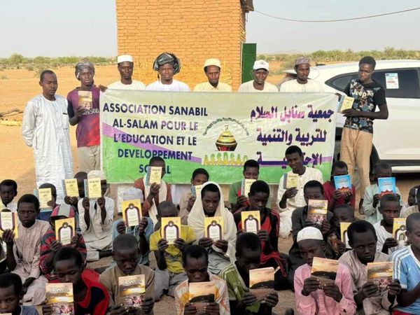 Tchad : 240 livres religieux offerts à un centre de formation coranique à Abéché