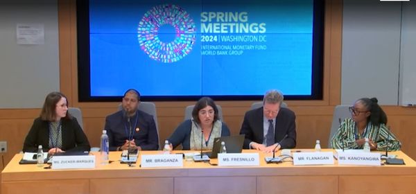 Intervenants au Forum dirigé par Mme Iolanda Fresnillo, responsable des politiques et du plaidoyer d'Eurodad pour la justice 