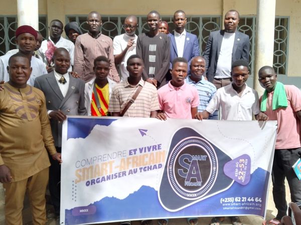 Tchad : L'ONG "SMART-AFRICAIN" fait un don de livres au lycée Walia pour promouvoir la lecture et l'unité africaine