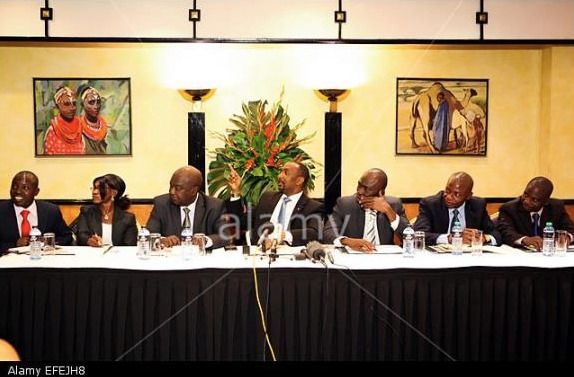 Conférence de presse entre les responsables de SÉLÉKA et des Antis-Balaka juste après la signature de l’accord de Paix à Nair