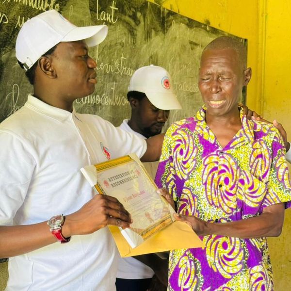 Tchad : à Abéché, l’enseignant Djimet Bangassou honoré par l'Association ARLIA