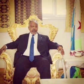 L’AFRIQUE ET LE TRONE