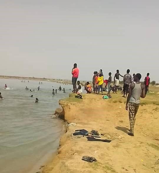 Tchad : Canicule et risques sur les bords du Chari, un dilemme pour les adolescents