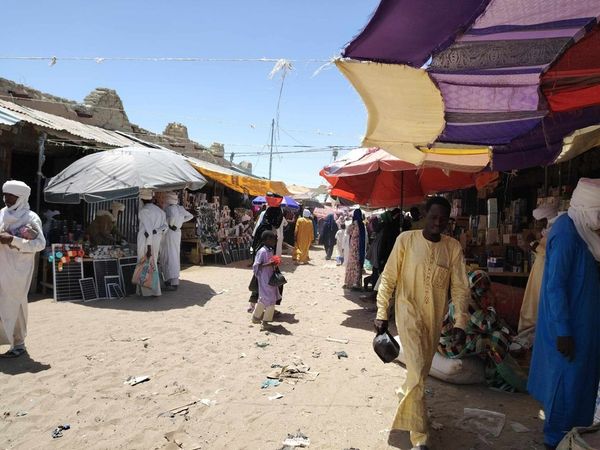 Tchad : une équipe de la presse locale effectue une visite au marché central de Mao